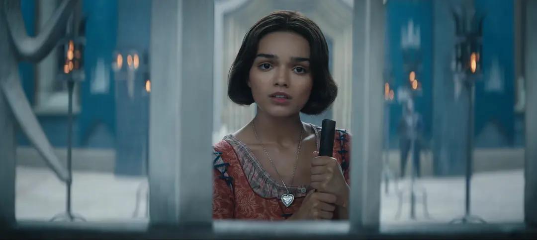 白雪公主真人版盖尔加朵反派演技差_白雪公主真人版瑞秋齐格勒评分低刷分争议_白雪公主和七个小矮人真人版电影