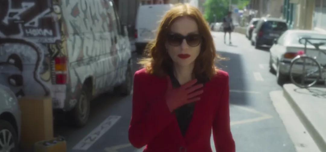 白雪公主七个小矮人恋爱情节_白雪公主成人版剧情解析_白雪公主和七个小矮人真人版电影