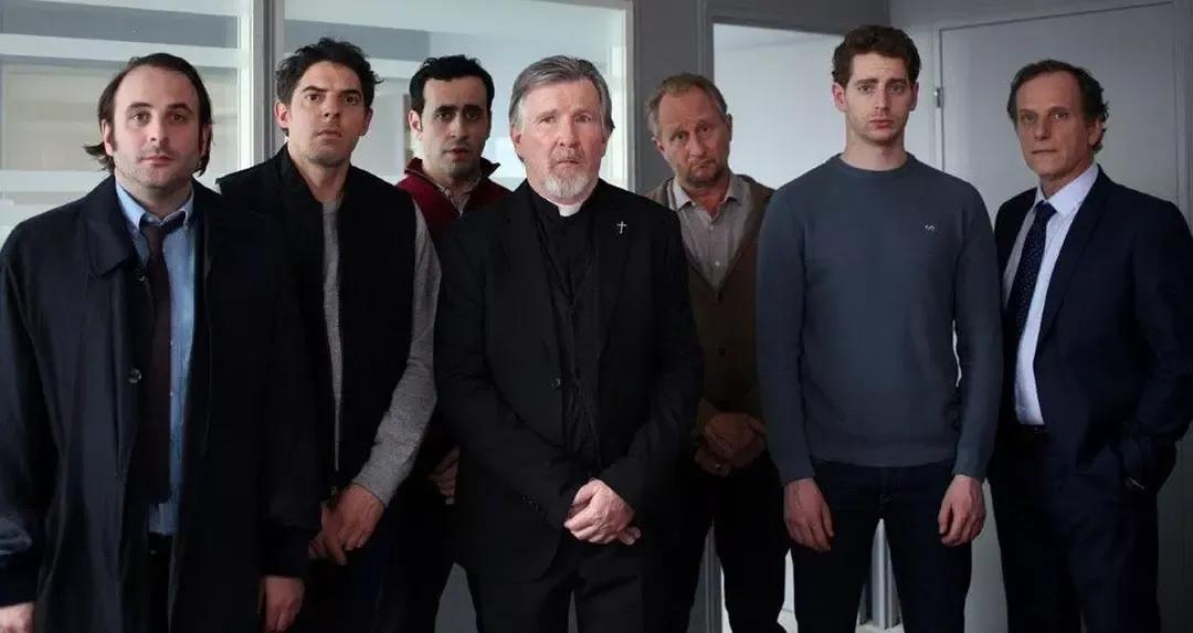 白雪公主成人版剧情解析_白雪公主七个小矮人恋爱情节_白雪公主和七个小矮人真人版电影