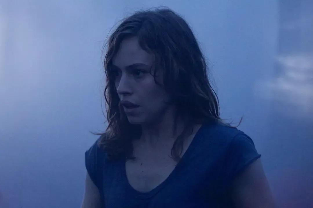 白雪公主和七个小矮人真人版电影_白雪公主七个小矮人恋爱情节_白雪公主成人版剧情解析