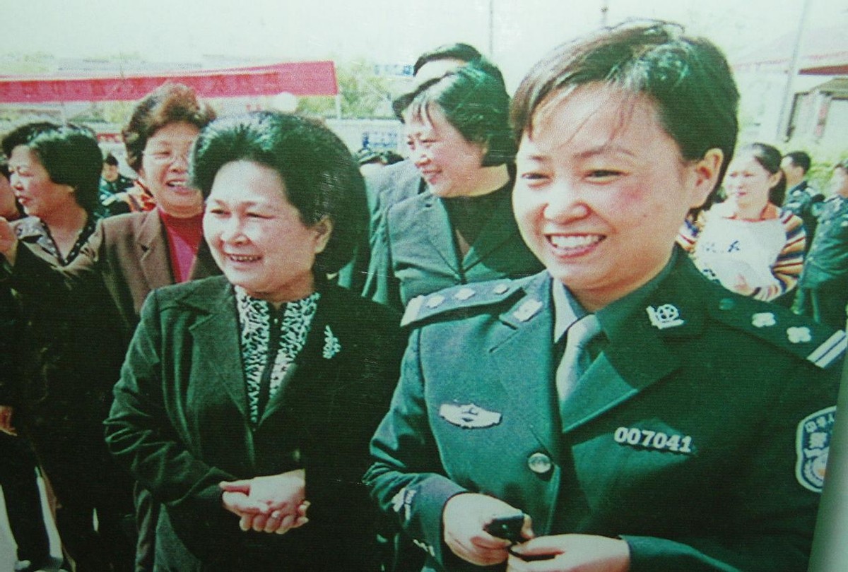 任长霞 事迹 评价_任长霞出殡视频新闻