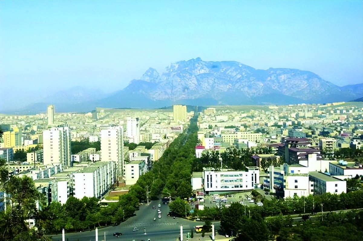 任长霞出殡视频新闻_任长霞 2004年车祸牺牲 登封市人民爱戴的公安局长