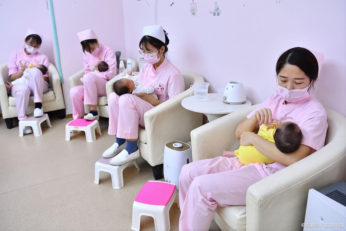 婴儿拉稀脸也憋得通红怎么回事_新生儿小脸憋红怎么办_新生儿小脸憋红原因