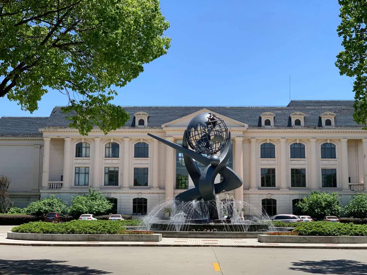 上海外国语大学 新闻传播学院_上外优秀记者风采_上海外国语大学媒体人