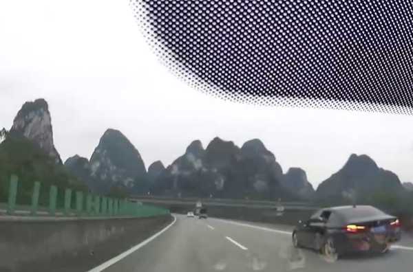 高速弹弓碰瓷 宝马套牌车 警方立案调查_宝马碰瓷党