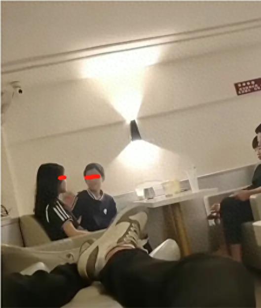 怀孕小学生早恋接吻新闻具体_小学生情侣行为分析_小学生早恋现象