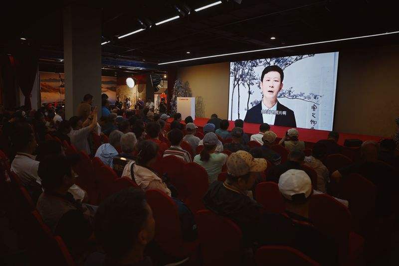 新闻摄影大师系列讲座_光影赋能佳能相伴_新闻摄影作品