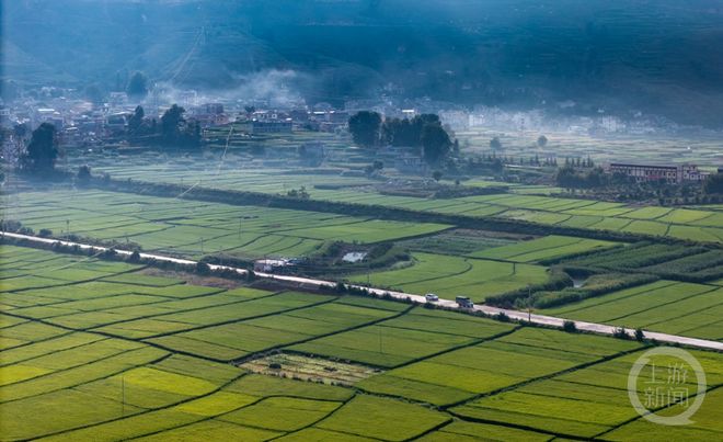 新闻摄影作品_金秋摄影展_醉美东川红土地摄影