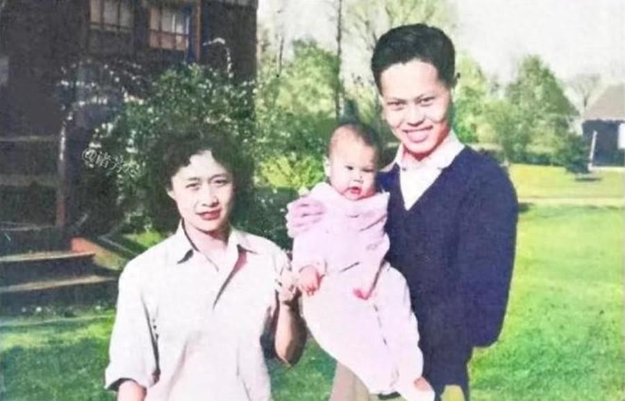 杨振宁与杜致礼的爱情故事_杨振宁一家三口在美国生活_杨振宁和孩子的关系