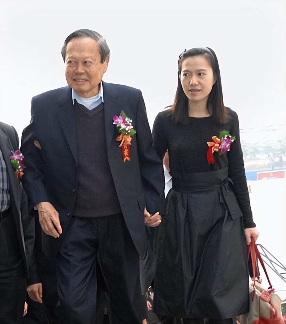 杨振宁翁帆婚姻真相_杨振宁翁帆财产分配_杨振宁和孩子的关系