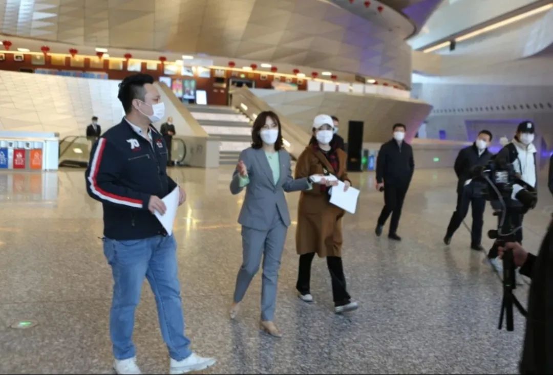 大连第二场网络招商引资推介会_大连新闻传媒集团全媒体主播组合_大连新闻直播视频