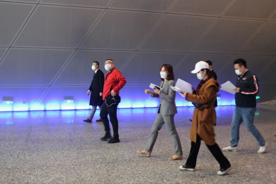 大连新闻传媒集团全媒体主播组合_大连第二场网络招商引资推介会_大连新闻直播视频