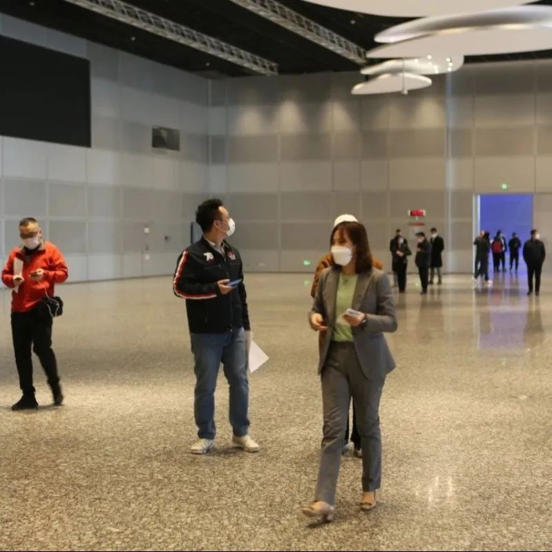 大连新闻传媒集团全媒体主播组合_大连第二场网络招商引资推介会_大连新闻直播视频