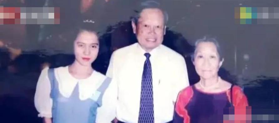 杨振宁翁帆婚姻幸福_杨振宁和孩子的关系_杨振宁与翁帆的爱情故事