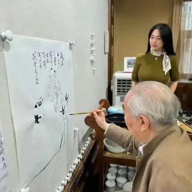范曾杨振宁感情经历_范曾杨振宁婚姻对比_杨振宁和孩子的关系