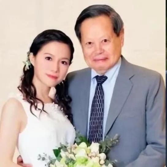 范曾杨振宁婚姻对比_杨振宁和孩子的关系_范曾杨振宁感情经历