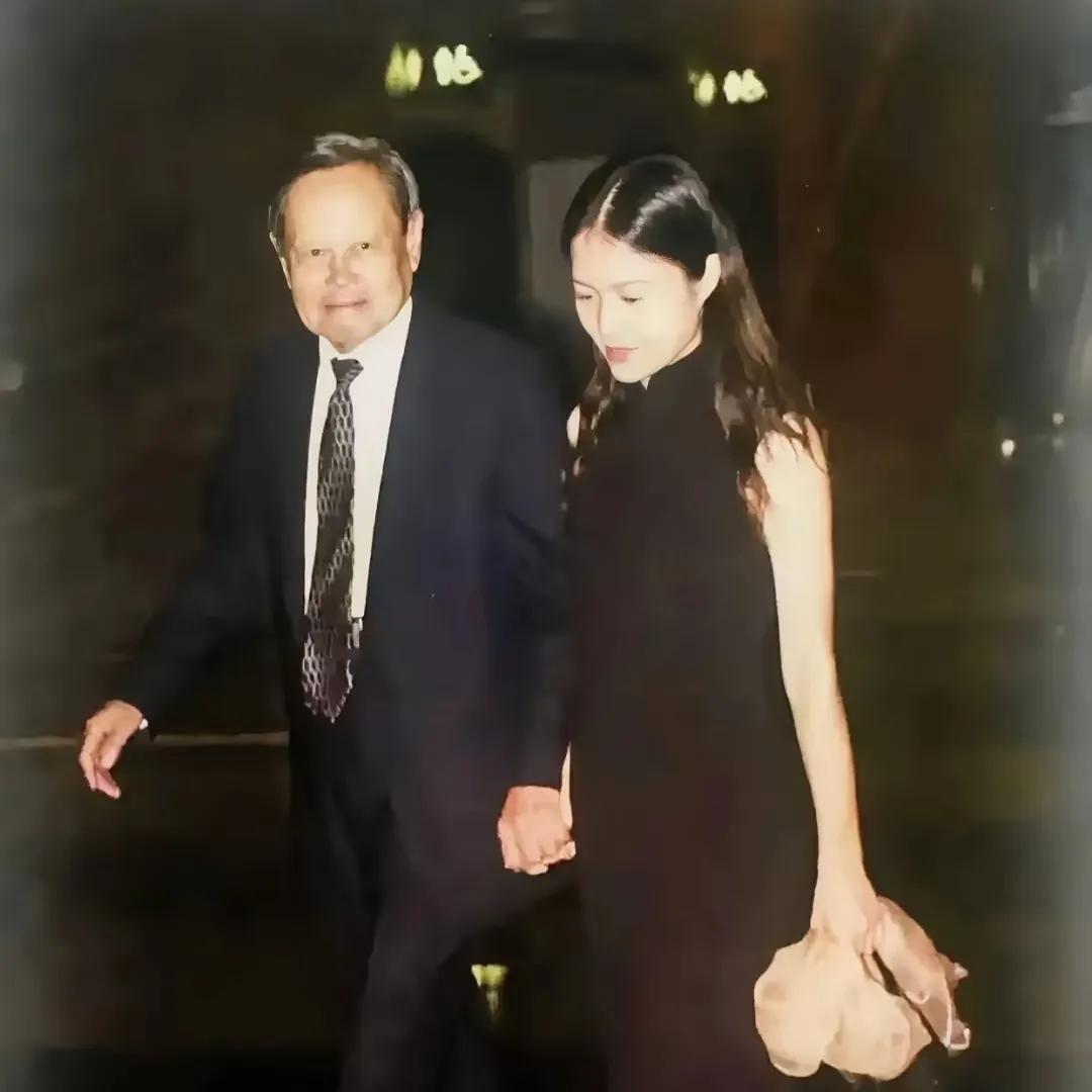 范曾杨振宁婚姻对比_范曾杨振宁感情经历_杨振宁和孩子的关系