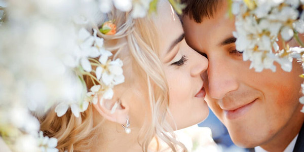 偷吻小游戏_婚礼接吻小游戏_婚礼趣味游戏