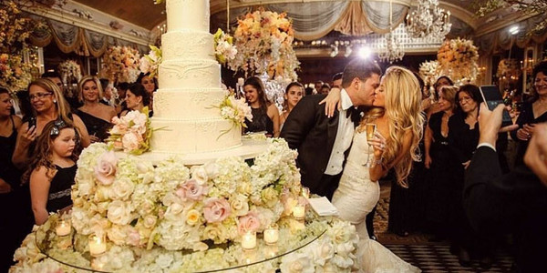 偷吻小游戏_婚礼接吻小游戏_婚礼趣味游戏