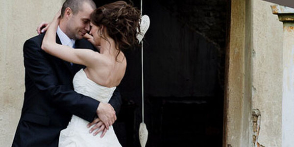 婚礼趣味游戏_偷吻小游戏_婚礼接吻小游戏