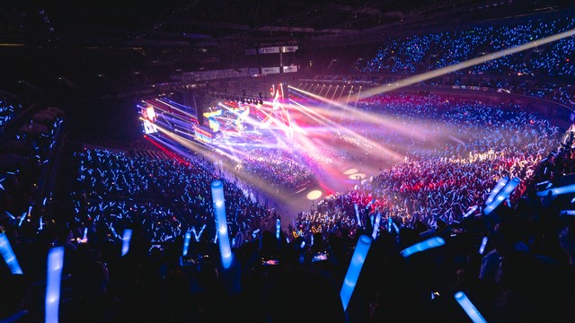 普通人怎么联系张信哲_张信哲不认识事件_华语乐坛过气歌手演唱会