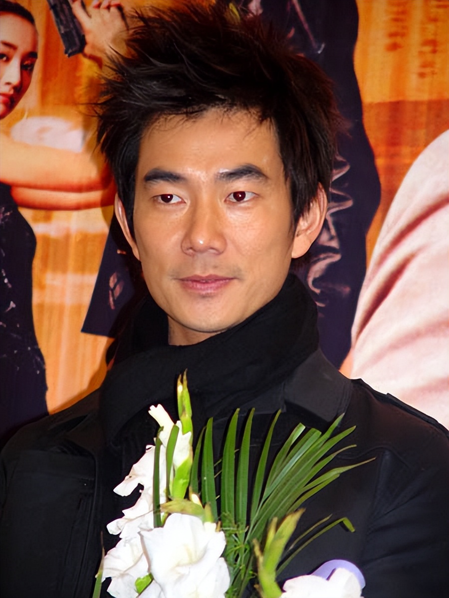 普通人怎么联系张信哲_张信哲不认识事件_华语乐坛过气歌手演唱会