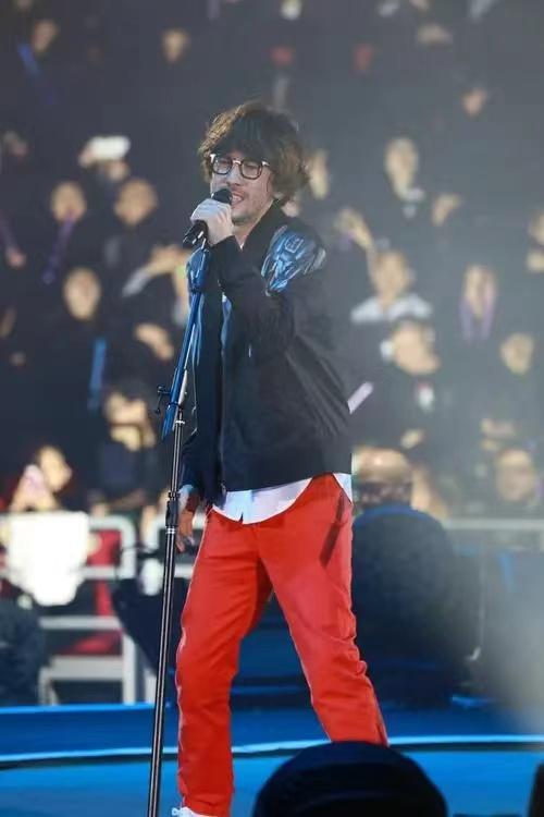 张信哲不认识事件_华语乐坛过气歌手演唱会_普通人怎么联系张信哲