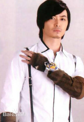 飞影铠甲_炎龙侠铠甲勇士召唤人_风鹰侠铠甲勇士召唤人