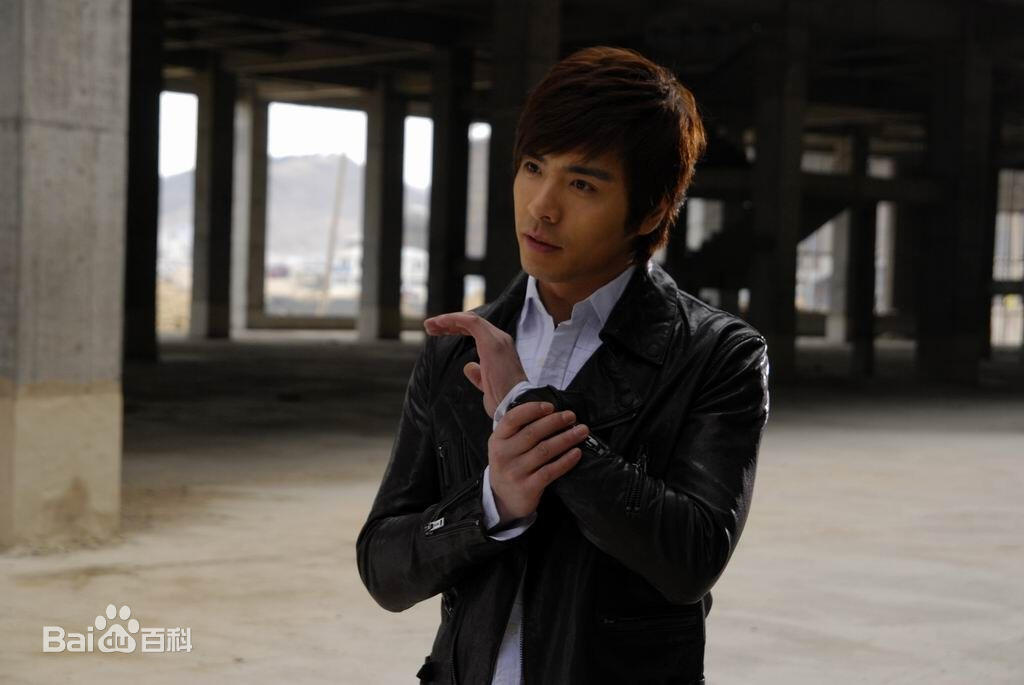 飞影铠甲_炎龙侠铠甲勇士召唤人_风鹰侠铠甲勇士召唤人