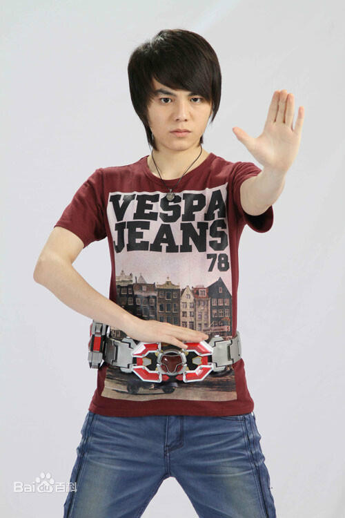 飞影铠甲_风鹰侠铠甲勇士召唤人_炎龙侠铠甲勇士召唤人