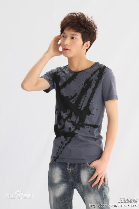 飞影铠甲_炎龙侠铠甲勇士召唤人_风鹰侠铠甲勇士召唤人