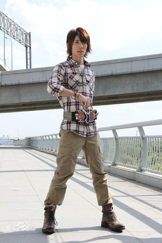 炎龙侠铠甲勇士召唤人_风鹰侠铠甲勇士召唤人_飞影铠甲