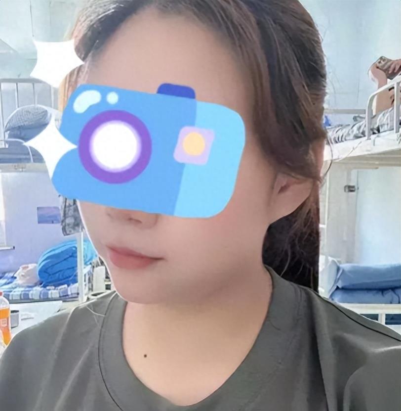 高校军训服视频争议_潍坊科技大学辟谣删除微博_潍坊一中校服图片