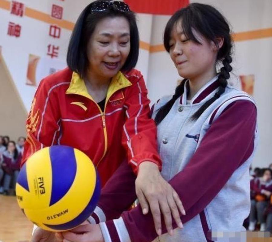 女排梁艳女儿_梁艳传奇人生_中国女排五连冠