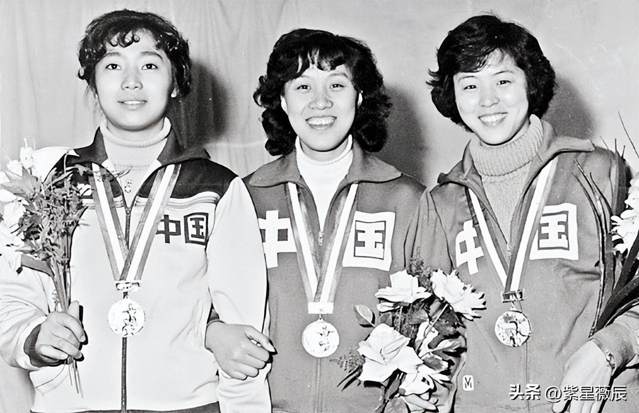 梁艳 中国女排五连冠 退役后的生活_女排梁艳女儿