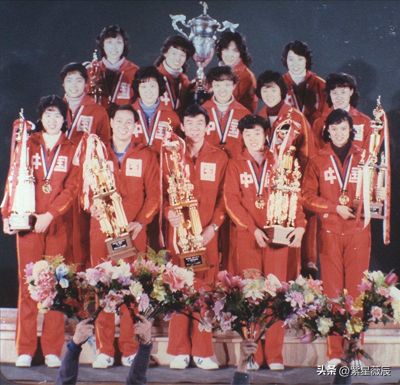 梁艳 中国女排五连冠 退役后的生活_女排梁艳女儿