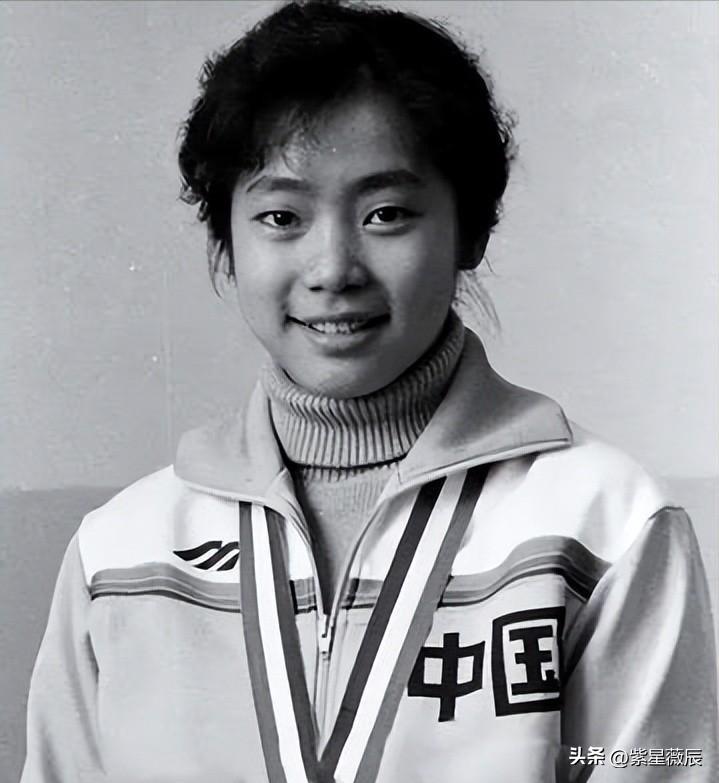 梁艳 中国女排五连冠 退役后的生活_女排梁艳女儿