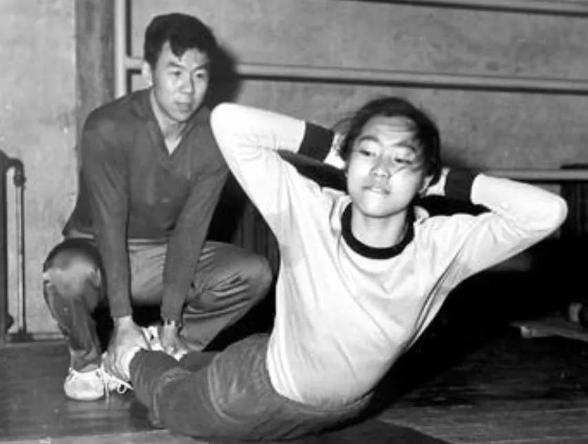 女排梁艳女儿_女排五连冠梁艳  中国女排精神 梁艳传奇人生