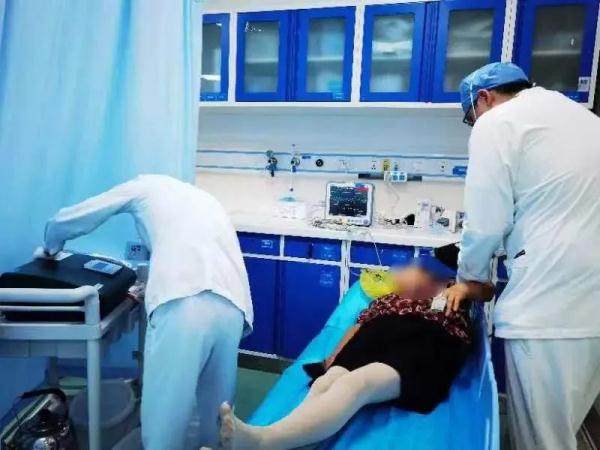 水银温度计碎了怎么办 假新闻_误食水银如何自救_打碎水银体温计急救处理