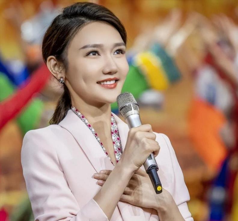新闻联播欧阳夏丹婚姻_李梓萌欧阳夏丹柴璐梁艳龙洋_央视女主持未婚名单