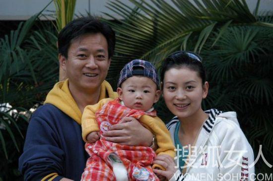 央视名嘴妻子背景_央视名嘴妻子介绍_央视午夜新闻主持人