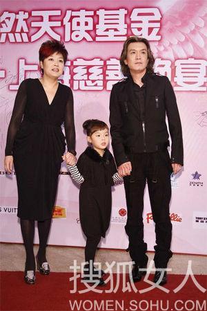 央视名嘴妻子背景_央视名嘴妻子介绍_央视午夜新闻主持人