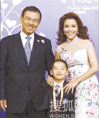 央视名嘴妻子介绍_央视午夜新闻主持人_央视名嘴妻子背景