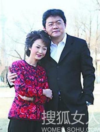 央视名嘴妻子介绍_央视名嘴妻子背景_央视午夜新闻主持人
