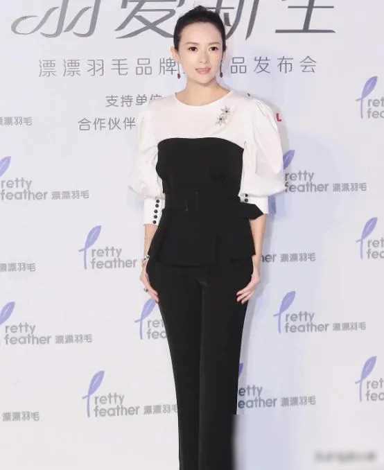 章子怡成熟魅力穿搭_章子怡最近出席新闻_章子怡时尚穿搭