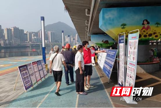 安化县东坪镇：整建提质强宣传 党建引领唤新风