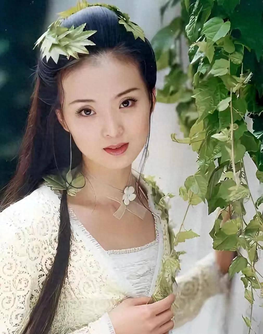 51岁王艳豪门梦碎！复岀带货为老公还债，62岁王志才被限制消费