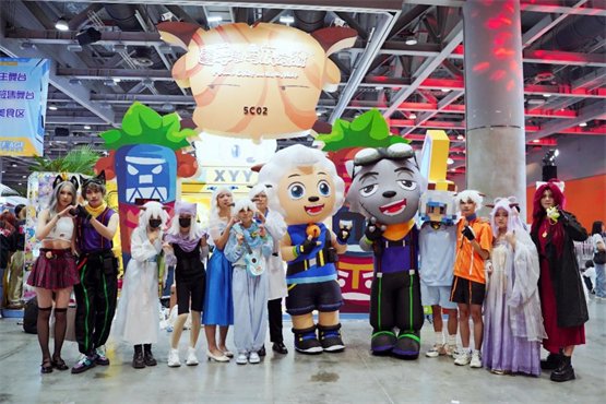 cf灰太狼_CICF漫展 喜羊羊与灰太狼 童年经典国漫