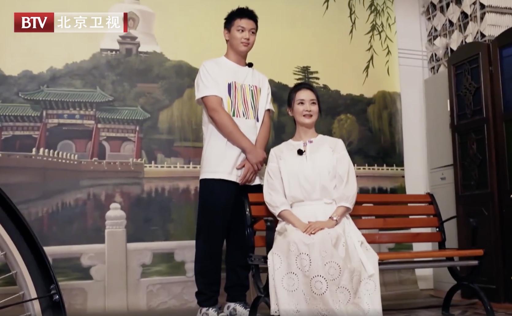 王艳跟王志才的照片_王艳儿子照片_王艳儿子参加节目