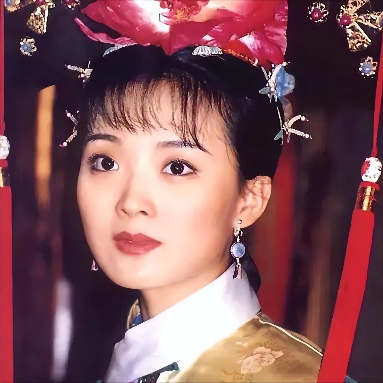 王艳豪门生活卑微程度_王艳婆婆贵族规矩_王艳跟王志才的照片